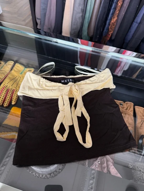 Motel Rocks Inrida Halterneck Top In Chocolate Brown And Lemon - Picture 5 of 7